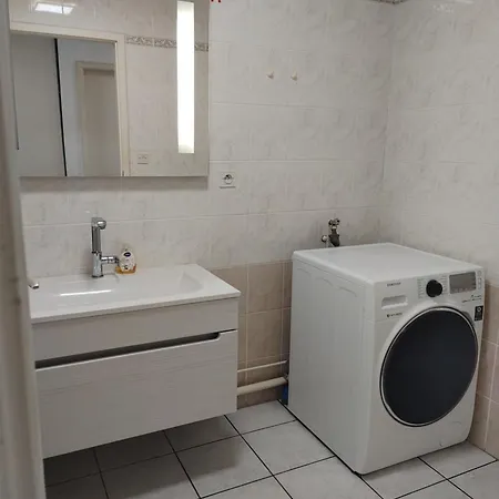 Apartment T3 Proche De Bale